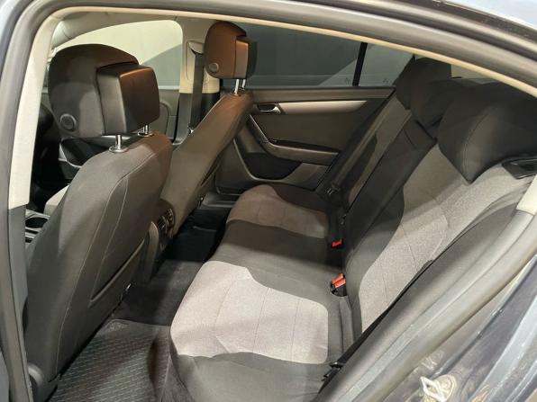 Volkswagen Passat B7 с пробегом 2011 года, цена 650 000 рублей, 299120 км, седан, Автокод Объявления