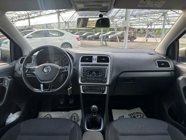 Volkswagen Polo V Рестайлинг с пробегом 2016 года, цена 1 096 500 рублей, 61621 км, седан, Автокод Объявления