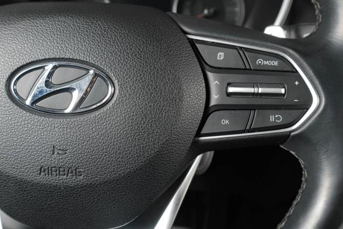 Hyundai Santa Fe IV Рестайлинг с пробегом 2021 года, цена 3 499 000 рублей, 62488 км, внедорожник, Автокод Объявления