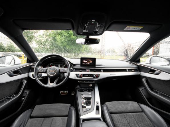Audi A5 II (F5) с пробегом 2018 года, цена 2 595 000 рублей, 160890 км, лифтбек, Автокод Объявления