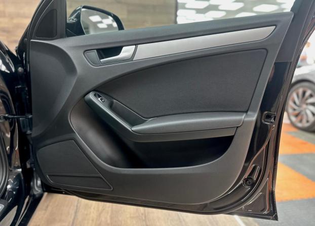 Audi A4 IV (B8) Рестайлинг с пробегом 2013 года, цена 1 250 000 рублей, 129910 км, седан, Автокод Объявления