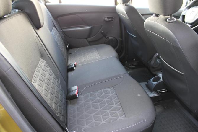 Renault Sandero II с пробегом 2015 года, цена 1 059 000 рублей, 76065 км, хэтчбек, Автокод Объявления