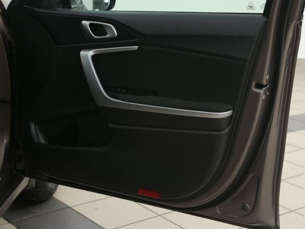 Kia Ceed III с пробегом 2019 года, цена 1 615 000 рублей, 124800 км, универсал, Автокод Объявления