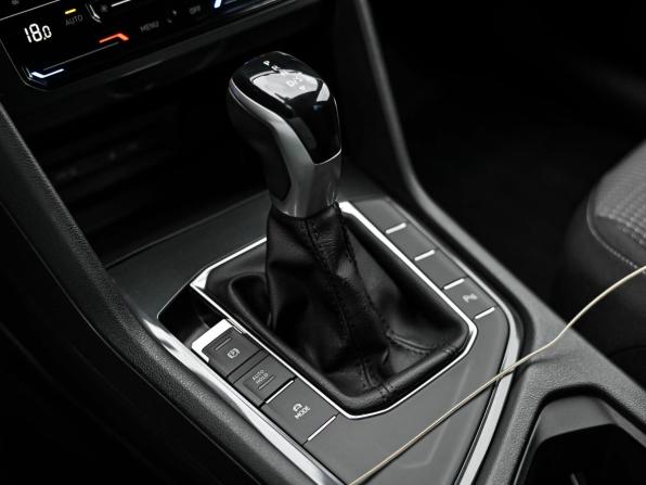 Volkswagen Tiguan II Рестайлинг с пробегом 2021 года, цена 2 399 000 рублей, 114087 км, внедорожник, Автокод Объявления