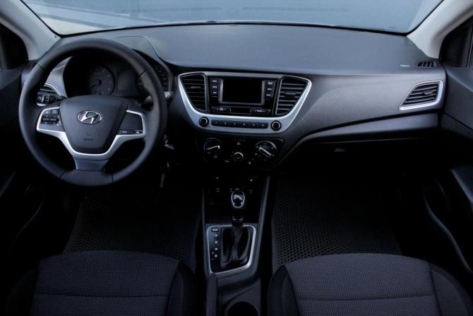 Hyundai Solaris II с пробегом 2018 года, цена 1 250 000 рублей, 179537 км, седан, Автокод Объявления