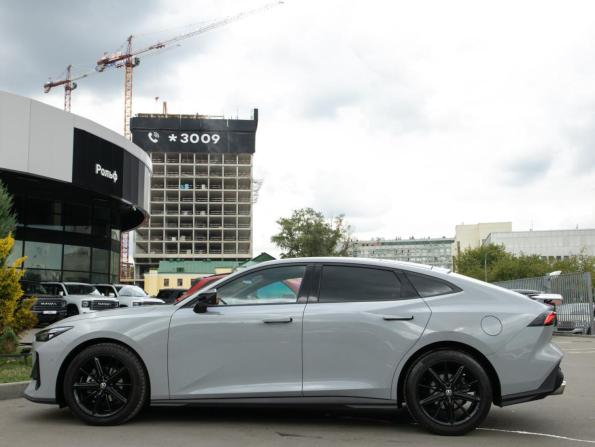 Changan UNI-V I с пробегом 2023 года, цена 2 118 000 рублей, 30189 км, лифтбек, Автокод Объявления