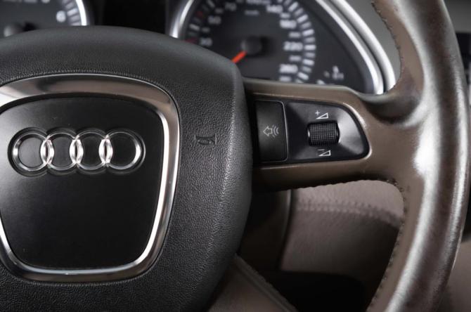 Audi Q7 I (4L) с пробегом 2006 года, цена 1 399 000 рублей, 195654 км, внедорожник, Автокод Объявления