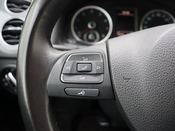Volkswagen Tiguan I Рестайлинг с пробегом 2014 года, цена 1 350 000 рублей, 77570 км, внедорожник, Автокод Объявления