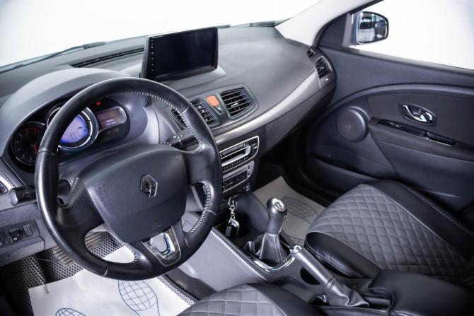 Renault Fluence I Рестайлинг с пробегом 2014 года, цена 899 000 рублей, 223000 км, седан, Автокод Объявления