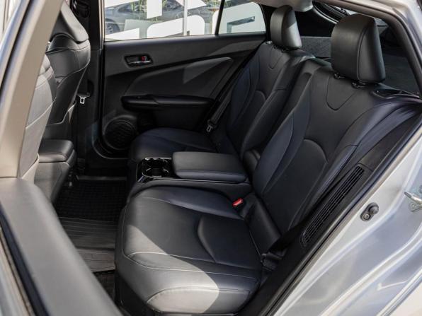 Toyota Prius IV (XW50) с пробегом 2017 года, цена 2 270 000 рублей, 68466 км, лифтбек, Автокод Объявления