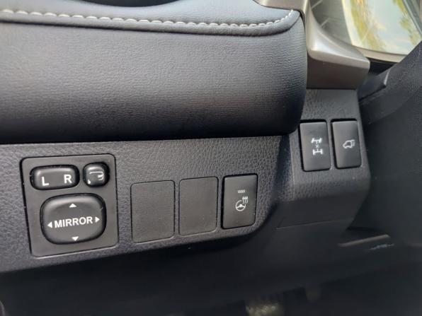 Toyota RAV4 IV (XA40) Рестайлинг с пробегом 2015 года, цена 2 049 900 рублей, 209826 км, внедорожник, Автокод Объявления