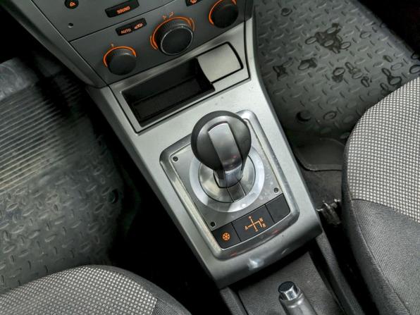 Opel Astra H Рестайлинг с пробегом 2011 года, цена 550 000 рублей, 159720 км, хэтчбек, Автокод Объявления