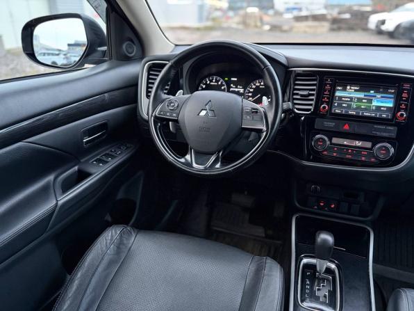 Mitsubishi Outlander III Рестайлинг 2 с пробегом 2017 года, цена 1 575 000 рублей, 212000 км, внедорожник, Автокод Объявления