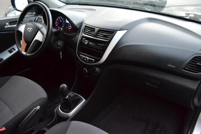 Hyundai Solaris I с пробегом 2013 года, цена 800 000 рублей, 127346 км, седан, Автокод Объявления