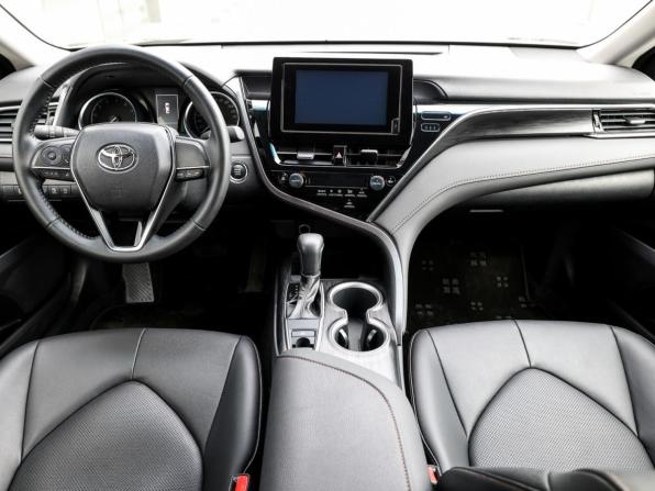 Toyota Camry VIII (XV70) Рестайлинг с пробегом 2023 года, цена 3 249 000 рублей, 9090 км, седан, Автокод Объявления