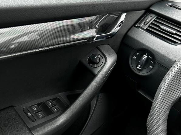 Skoda Octavia III (A7) Рестайлинг с пробегом 2020 года, цена 2 059 000 рублей, 93578 км, лифтбек, Автокод Объявления