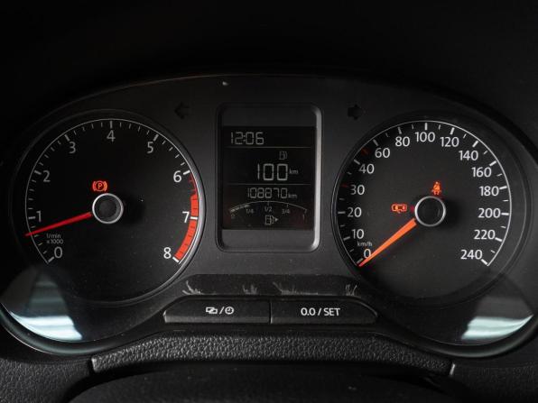 Volkswagen Polo V Рестайлинг с пробегом 2019 года, цена 1 399 000 рублей, 108870 км, седан, Автокод Объявления