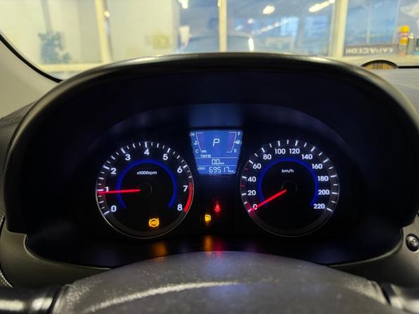 Hyundai Solaris I с пробегом 2012 года, цена 830 000 рублей, 69000 км, хэтчбек, Автокод Объявления