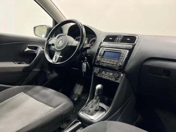 Volkswagen Polo V с пробегом 2014 года, цена 989 000 рублей, 121000 км, седан, Автокод Объявления