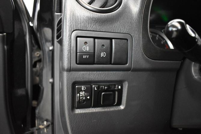 Suzuki Jimny III Рестайлинг 1 с пробегом 2010 года, цена 1 100 000 рублей, 130554 км, внедорожник, Автокод Объявления
