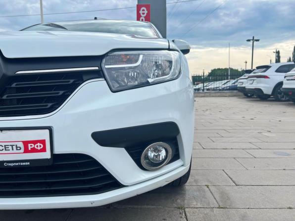 Renault Logan II Рестайлинг с пробегом 2018 года, цена 1 092 300 рублей, 55498 км, седан, Автокод Объявления