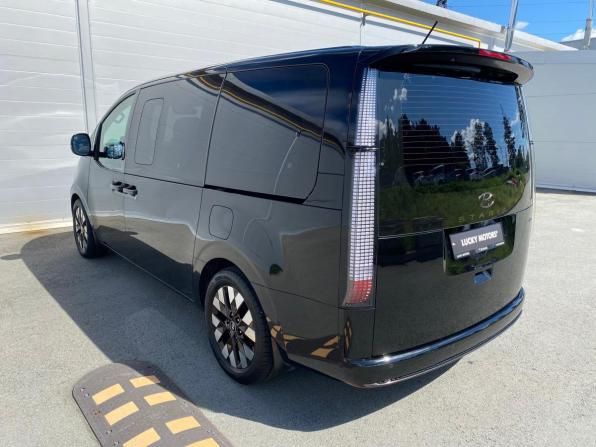 Hyundai Staria I с пробегом 2021 года, цена 4 234 000 рублей, 97085 км, минивэн, Автокод Объявления