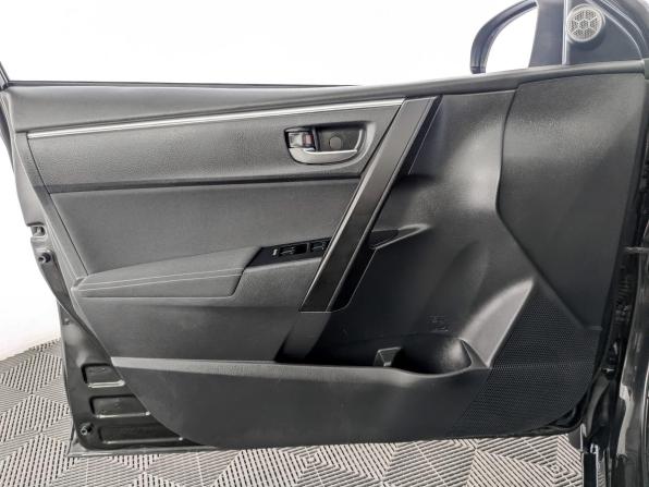 Toyota Corolla XI (E160 E170 E180) Рестайлинг 1 с пробегом 2018 года, цена 1 945 000 рублей, 49594 км, седан, Автокод Объявления