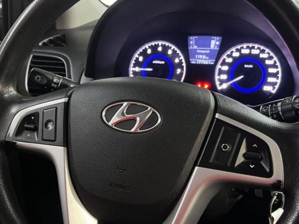 Hyundai Solaris I с пробегом 2012 года, цена 695 000 рублей, 176765 км, хэтчбек, Автокод Объявления
