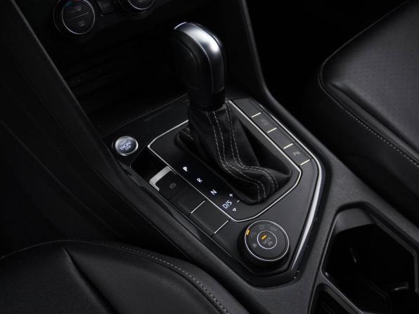 Volkswagen Tiguan II с пробегом 2021 года, цена 4 050 000 рублей, 52926 км, внедорожник, Автокод Объявления