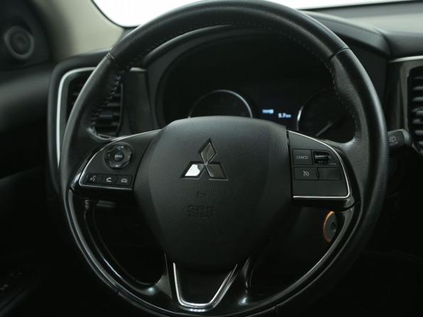 Mitsubishi Outlander III Рестайлинг 3 с пробегом 2022 года, цена 2 257 000 рублей, 77989 км, внедорожник, Автокод Объявления
