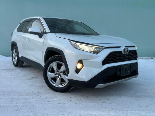 Toyota RAV4 V (XA50) с пробегом 2021 года, цена 3 099 000 рублей, 39840 км, внедорожник, Автокод Объявления