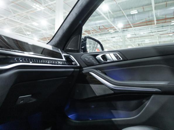 BMW X7 I (G07) Рестайлинг с пробегом 2023 года, цена 12 990 000 рублей, 6824 км, внедорожник, Автокод Объявления