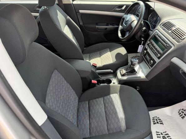 Skoda Octavia II (A5) Рестайлинг с пробегом 2012 года, цена 999 000 рублей, 126052 км, лифтбек, Автокод Объявления