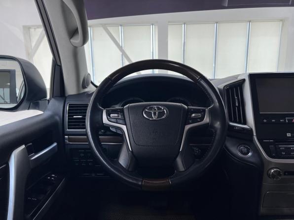 Toyota Land Cruiser 200 Series Рестайлинг 2 с пробегом 2017 года, цена 6 300 000 рублей, 196700 км, внедорожник, Автокод Объявления