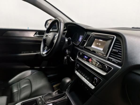 Hyundai Sonata VII (LF) Рестайлинг с пробегом 2017 года, цена 1 606 600 рублей, 172541 км, седан, Автокод Объявления