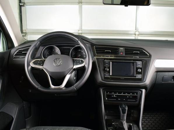 Volkswagen Tiguan II Рестайлинг с пробегом 2022 года, цена 2 675 995 рублей, 23258 км, внедорожник, Автокод Объявления