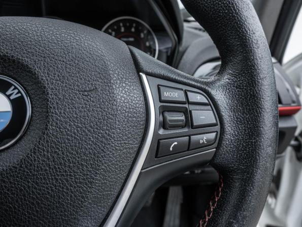 BMW 1 серии II (F20/F21) Рестайлинг с пробегом 2015 года, цена 1 590 000 рублей, 116480 км, хэтчбек, Автокод Объявления