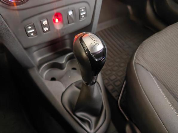 Renault Sandero II Рестайлинг с пробегом 2020 года, цена 1 355 000 рублей, 65404 км, хэтчбек, Автокод Объявления