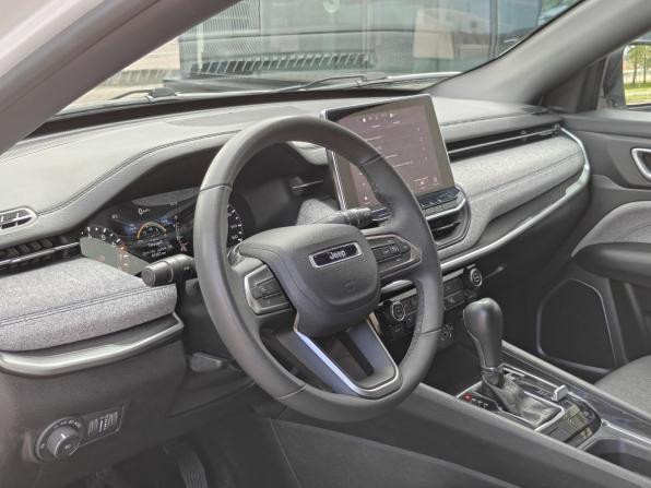 Jeep Compass II Рестайлинг с пробегом 2024 года, цена 2 950 000 рублей, 45300 км, внедорожник, Автокод Объявления