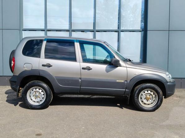 Chevrolet Niva I Рестайлинг с пробегом 2017 года, цена 730 000 рублей, 92300 км, внедорожник, Автокод Объявления