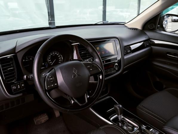 Mitsubishi Outlander III Рестайлинг 3 с пробегом 2019 года, цена 2 199 000 рублей, 130809 км, внедорожник, Автокод Объявления