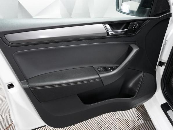 Skoda Rapid I Рестайлинг с пробегом 2018 года, цена 898 000 рублей, 222000 км, лифтбек, Автокод Объявления