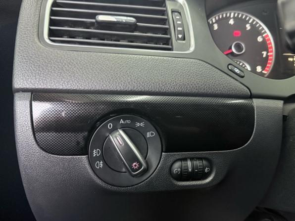 Volkswagen Jetta VI с пробегом 2011 года, цена 879 000 рублей, 229373 км, седан, Автокод Объявления