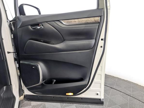 Toyota Alphard III Рестайлинг с пробегом 2021 года, цена 7 150 000 рублей, 52278 км, минивэн, Автокод Объявления