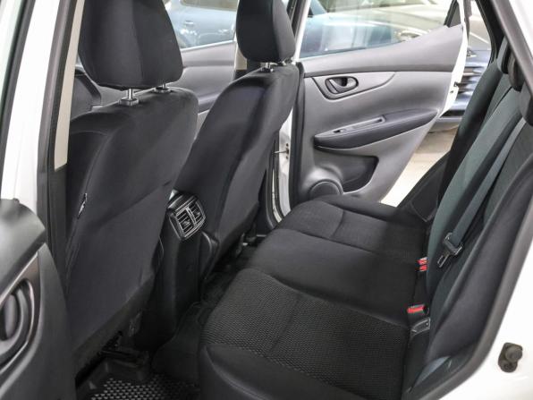 Nissan Qashqai II с пробегом 2017 года, цена 1 327 000 рублей, 211000 км, внедорожник, Автокод Объявления