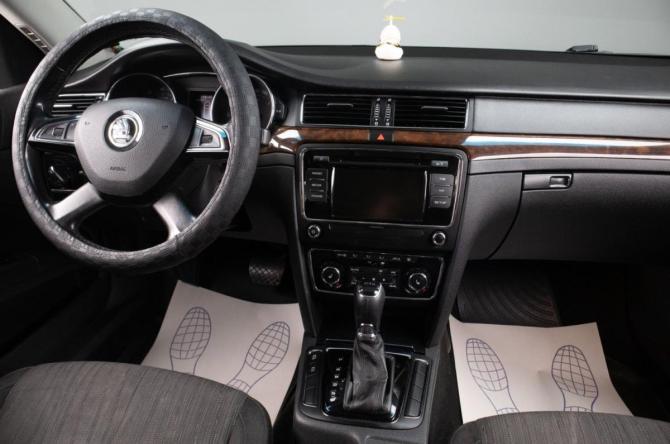 Skoda Superb II Рестайлинг с пробегом 2013 года, цена 1 000 000 рублей, 240000 км, лифтбек, Автокод Объявления