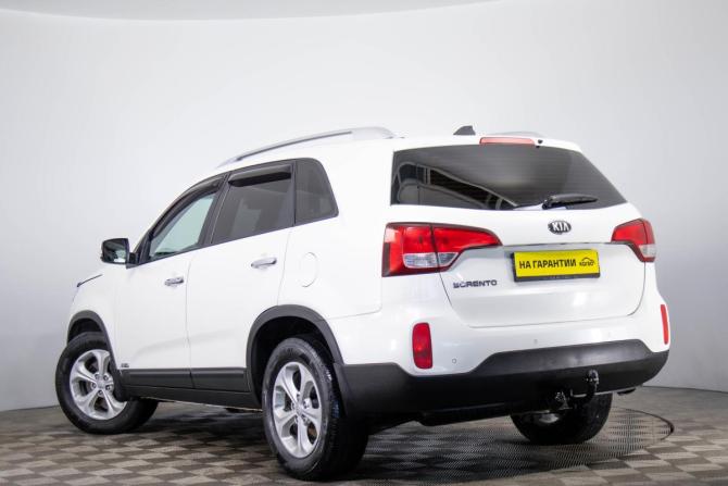 Kia Sorento II Рестайлинг с пробегом 2018 года, цена 2 099 000 рублей, 178000 км, внедорожник, Автокод Объявления