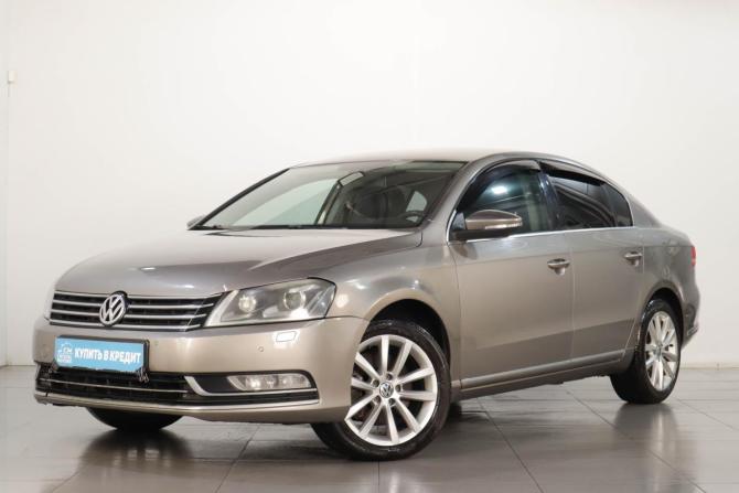 Volkswagen Passat B7 с пробегом 2011 года, цена 1 049 000 рублей, 215571 км, седан, Автокод Объявления