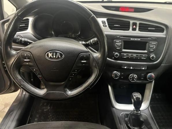 Kia Ceed II с пробегом 2015 года, цена 918 000 рублей, 115562 км, хэтчбек, Автокод Объявления