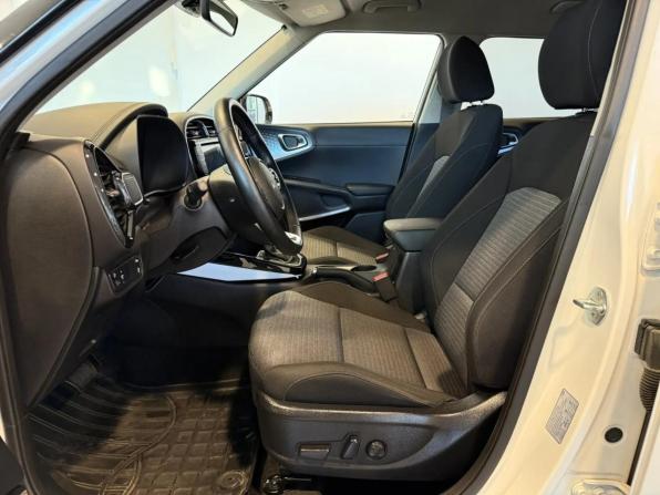 Kia Soul III Рестайлинг с пробегом 2022 года, цена 2 450 000 рублей, 21121 км, хэтчбек, Автокод Объявления
